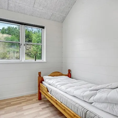 Beautiful Home In Ebeltoft With Sauna