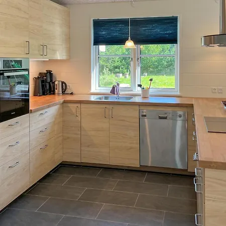 Beautiful Home In Ebeltoft With Sauna