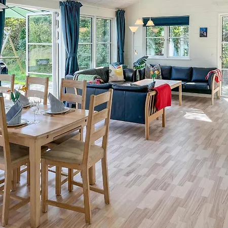 Дом отдыха Gorgeous In With Kitchen *